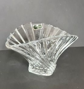 Newgrange Living Crystal Glass Bowl Centrepiece Fruit Bowl