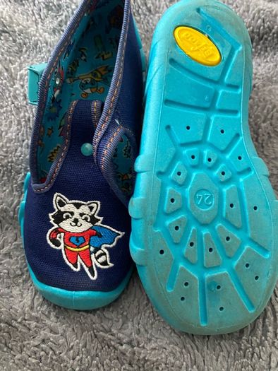 Boys shoes size 22(uk5)-27(uk8.5)