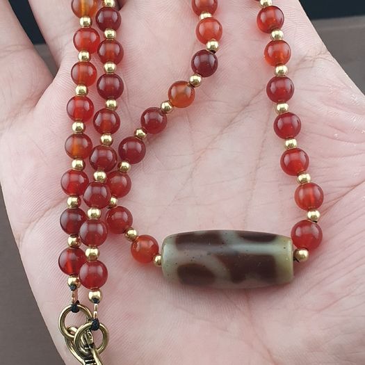 Vintage Treasure Vase Pattern Agate & Carnelian Beads Necklace