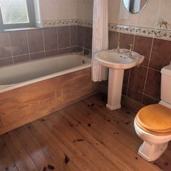 Bathroom suite