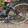 Giant Escape Hybrid Bike Shimano 8 Speed, Rack & Mudguards Image 3