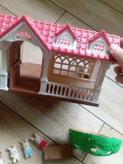 Sylvanian family and Polly pockets