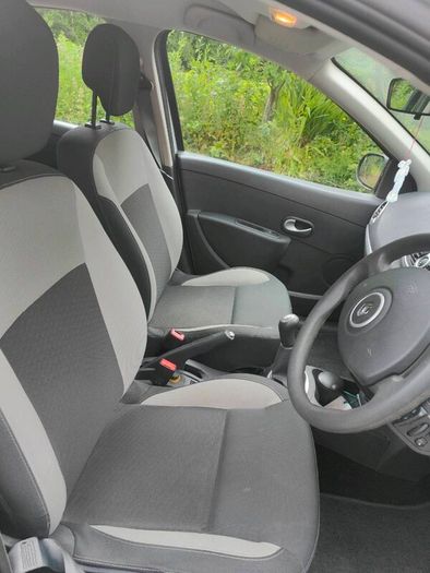 Low mileage Renault Clio 2011 64000km