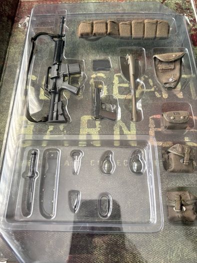 Hot Toys Platoon Chris Taylor (MMS135) & Sergeant Barnes (MMS141) Set