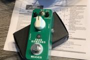 MOOER LoFi Distortion Machine mini effects pedal