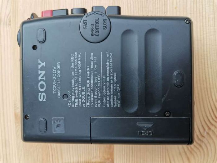 SONY TCM-20DV Walkman Cassette Player Recorder