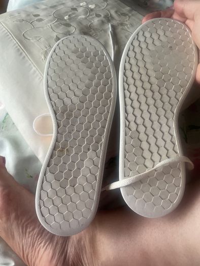 girls white adidas runners