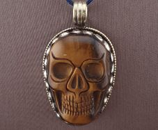 ress Vintage Tiger Eye Carved Stone Skull Shape Vintage Brass Desgin Pendant