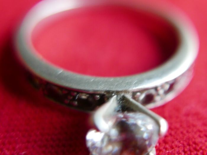 Vintage Sterling Silver 925 Statement Solitaire Ring with Round Faceted White Topaz size P  - 3,51g
