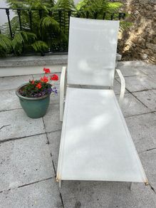 Sun lounger