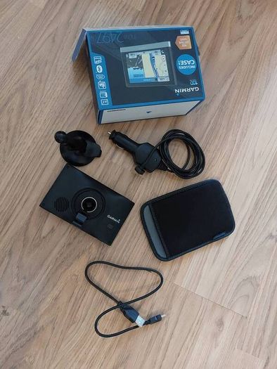 Garmin Nuvi 2497 with Lifetime Maps Inc Postage