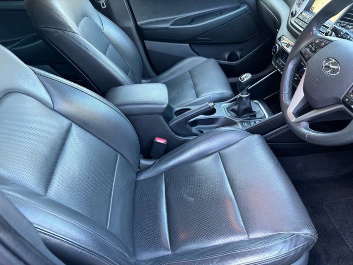 Hyundai Tucson Executive LOW MILAGE