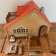 Sylvanian Log cabin & extra accessories!