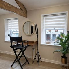 Salon area to rent