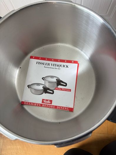Fissler Vitaquick stainless steel pressure cooker New