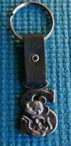 Vintage MICKEY MOUSE letter S metal keyring key chain keychain  Disney