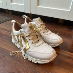 Versace trainers EU40