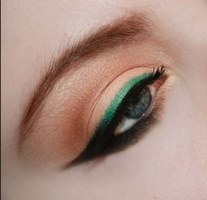 Emerald Glow Eyeliner - new