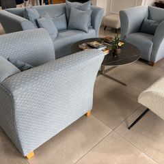 2 seater sofa & 2 chairs