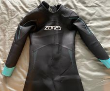 Zone 3 Azure Women's Wetsuit (SM)