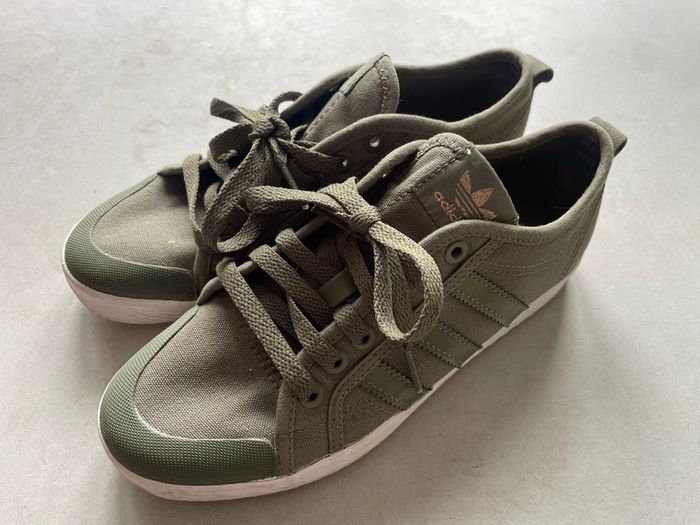 Women Canvas Trainers sneakers Adidas Honey Low Light Olive Green/White size UK 4