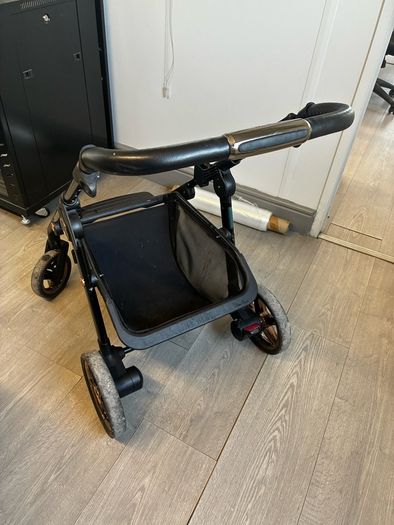 Complete sliver cross Pram system for sale