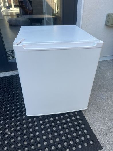table top fridge
