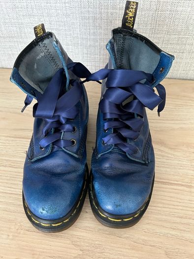 Dr Martens boots size 4