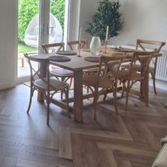 X6 Crossback Natural Kitchen Table Chairs S Alternative excellent condition hardly used Currently retailing 1014
