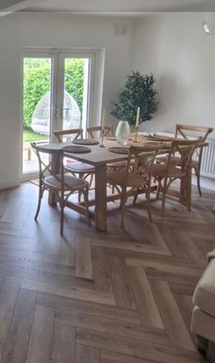 X6 Crossback Natural Kitchen Table Chairs S Alternative excellent condition hardly used Currently retailing 1014