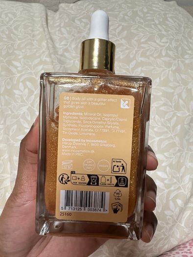 Shimmering glow oil