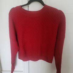 Hollister ladies cropped red jumper