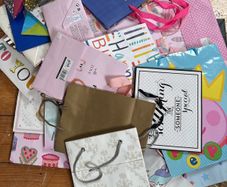 Mixed gift bags. Used once. Most with blank tags