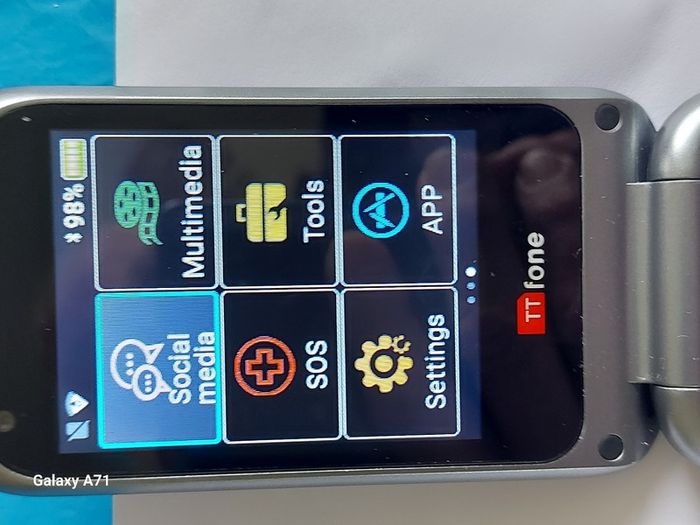 TTPhone, Flip Phone, Model TT970, in excellent like new condition