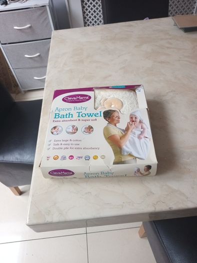 Cleva Mama Apron Baby Bath Towel.  B.N.W.T.  In Original  Box.