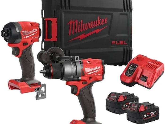 Milwaukee 18v FUEL Drill & Impact Driver Kit - New