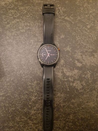 Garmin S42 Golf watch