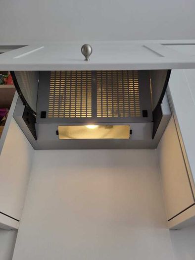 Oven, fridge, induction hob and cooker hood