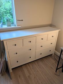 White chest of drawers