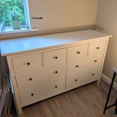 White chest of drawers