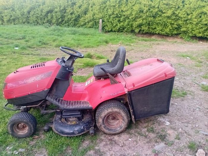 Castle garden  lawnmower