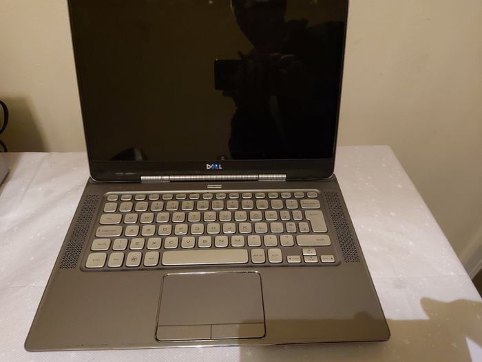 DELL XPS 14z, Intel Core i5-2430M CPU, 2.4GHz, 6GB Ram, 500GB HDD, Windows 10 Pro, Microsoft Edge, Chrome and VLC