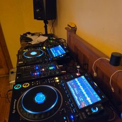 CDJ 3000's plus UDG cases