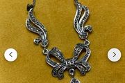 very nice vintage sterling silver necklace.
