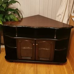 Corner TV unit