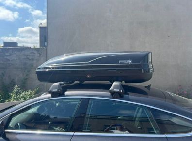 Thule Wing Bars and Modula WeGo 450L Roof Box
