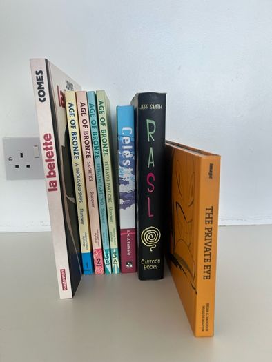 Lot : graphic novels/comics