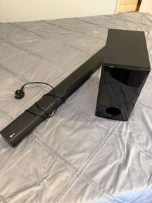 LG  soundbar and Woofer