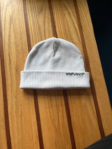 11 degrees hat