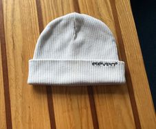 11 degrees hat